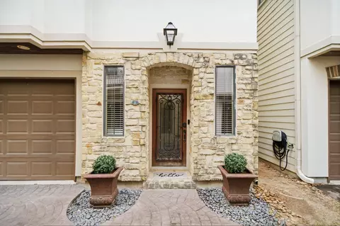 5950 Kiam St #E, Houston, TX 77007