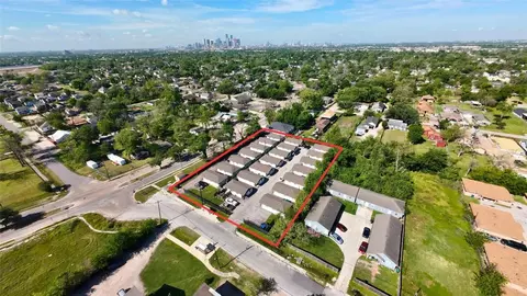 3809 Wipprecht St, Houston, TX 77026