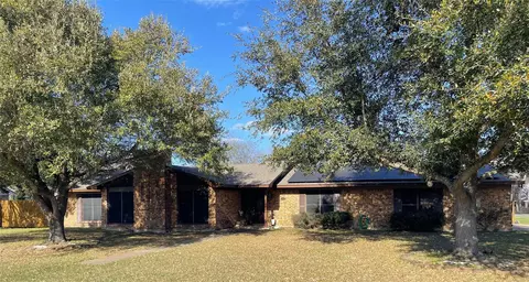 203 Jane St, Groesbeck, TX 76642