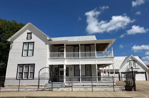 326 W Colorado St, La Grange, TX 78945