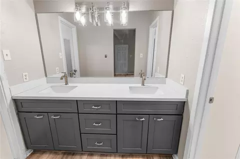 Bath - 309 Cole St, Webster, TX 77598 photo 1 of 4
