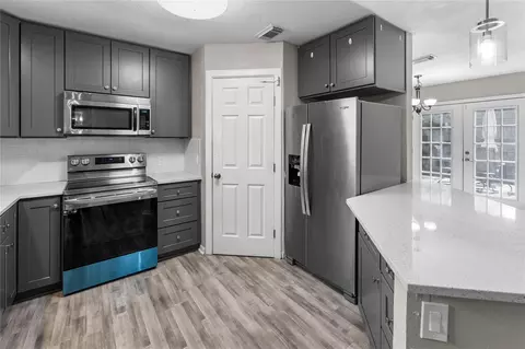 Kitchen - 309 Cole St, Webster, TX 77598 photo 2 of 5
