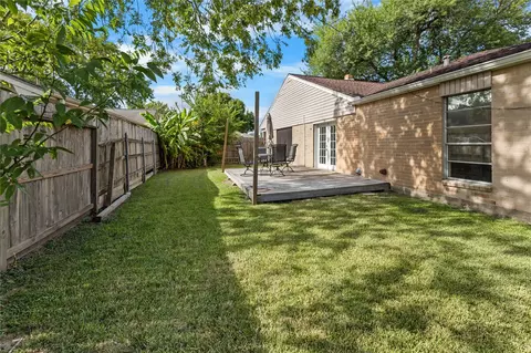Exterior - 309 Cole St, Webster, TX 77598 photo 7 of 8