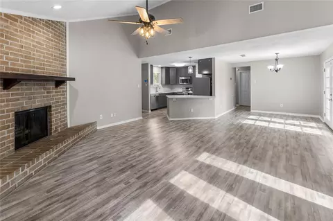 Living - 309 Cole St, Webster, TX 77598 photo 2 of 7