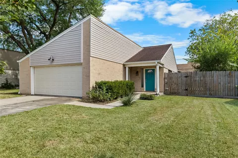 309 Cole St, Webster, TX 77598