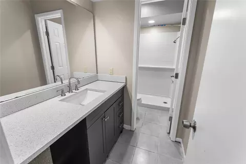 Bath - 309 Cole St, Webster, TX 77598 photo 3 of 4