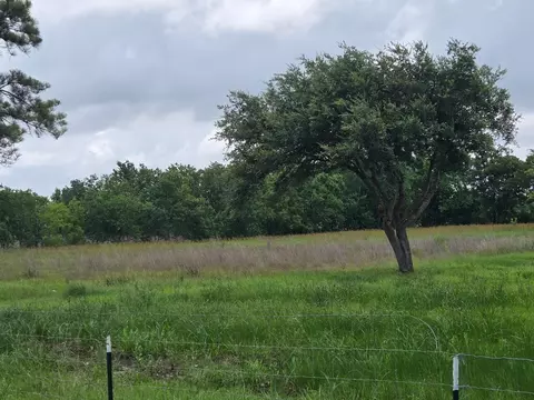 8235 County Road 128, Alvin, TX 77511