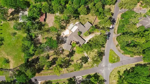 9805 Shadow Wood Dr, Houston, TX 77080