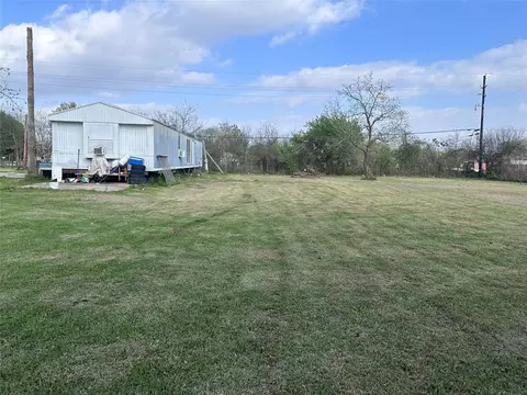 2118 Land Breeze Dr, Baytown, TX 77523