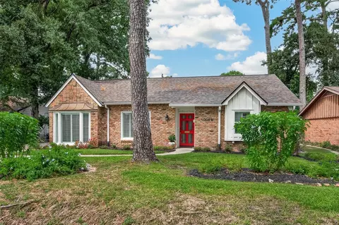 10062 Warwana Rd, Houston, TX 77080
