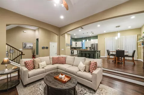 1003 Gillette St, Houston, TX 77019