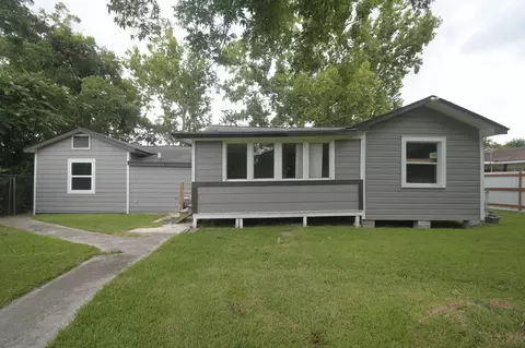 283 Turner Dr, Houston, TX 77076