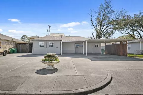 605 West Ave, Pasadena, TX 77502