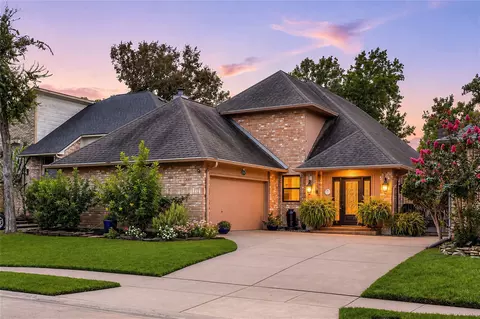 1727 Mayweather Ln, Richmond, TX 77406