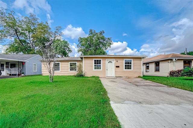 7946 Jutland Rd, Houston, TX 77033