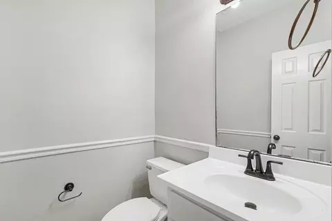 Bath - 16109 Mcqueen Rd, Conroe, TX 77302 photo 5 of 5