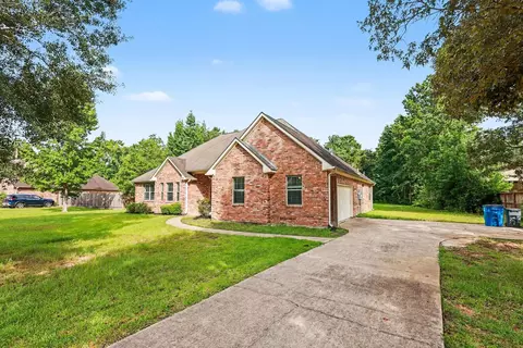 Exterior - 16109 Mcqueen Rd, Conroe, TX 77302 photo 5 of 8