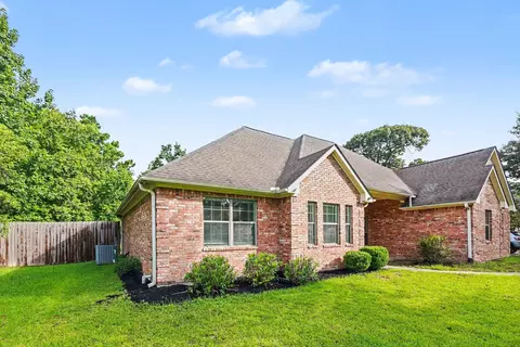 Exterior - 16109 Mcqueen Rd, Conroe, TX 77302 photo 2 of 8