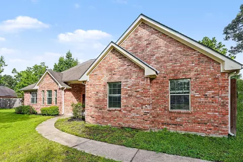 Exterior - 16109 Mcqueen Rd, Conroe, TX 77302 photo 4 of 8