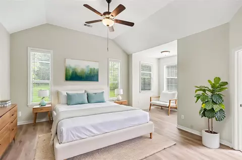 Bedroom - 16109 Mcqueen Rd, Conroe, TX 77302 photo 3 of 4
