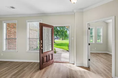 Entry Way - 16109 Mcqueen Rd, Conroe, TX 77302 photo 2 of 4