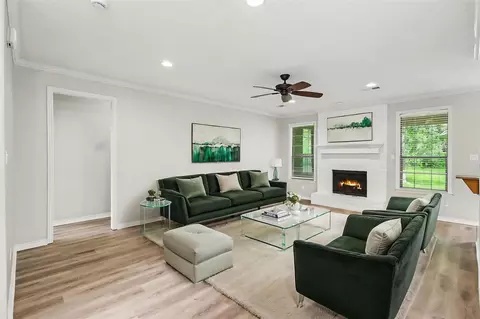 Living - 16109 Mcqueen Rd, Conroe, TX 77302 photo 1 of 5
