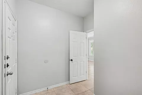 Entry Way - 16109 Mcqueen Rd, Conroe, TX 77302 photo 3 of 4