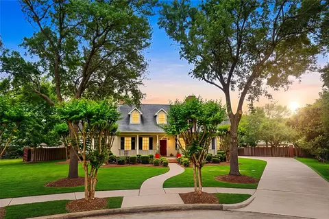 1219 Larkspur Ln, Seabrook, TX 77586
