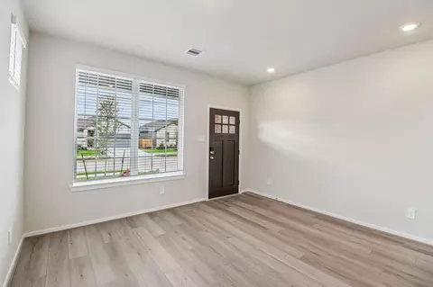 Living - 16270 Parish Pointe Ct, Conroe, TX 77302 photo 3 of 7
