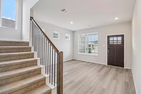 Living - 16270 Parish Pointe Ct, Conroe, TX 77302 photo 4 of 7