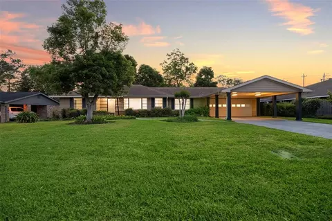 1309 Centennial Dr, Houston, TX 77055