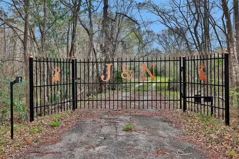 21948 Stillwater Blvd, Montgomery, TX 77316