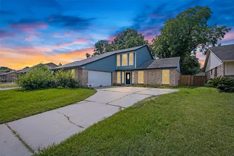 5831 Fair Forest Dr, Houston, TX 77088