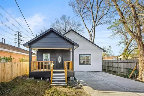 8824 Leander St, Houston, TX 77012