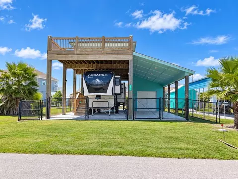 953 Meynig Dr, Crystal Beach, TX 77650