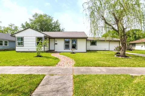 1905 Tennessee St, Baytown, TX 77520