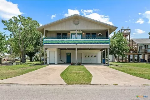 115 W Adams St, Port O'connor, TX 77982