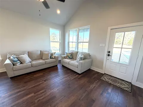 Living - 75 Oakridge S, Trinity, TX 75862 photo 2 of 3