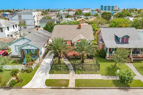 3911 Avenue R 12, Galveston, TX 77550