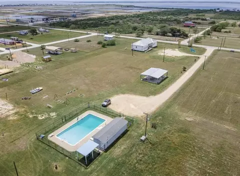 591 E Red Snapper Dr, Palacios, TX 77465 photo 10