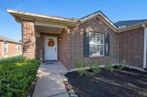 3115 Centennial Village Dr, Pearland, TX 77584