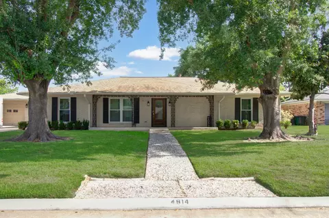 4814 Burning Tree Dr, Baytown, TX 77521