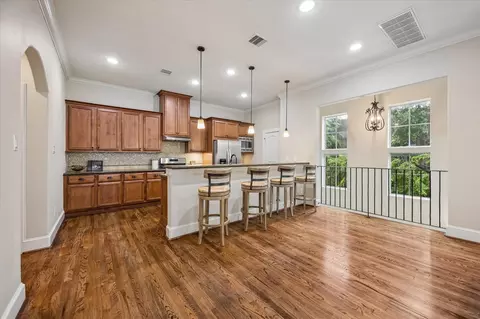 1112 Peveto St #C, Houston, TX 77019