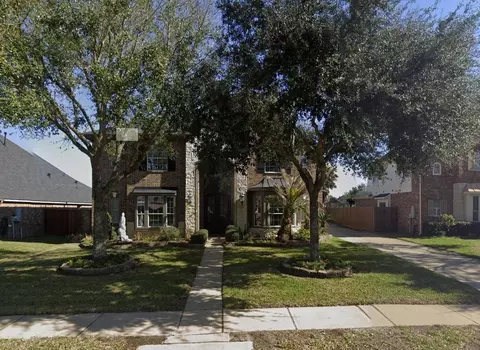 6126 Southwell Ln, League City, TX 77573
