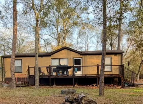 95 Westlake Rd, Trinity, TX 75862