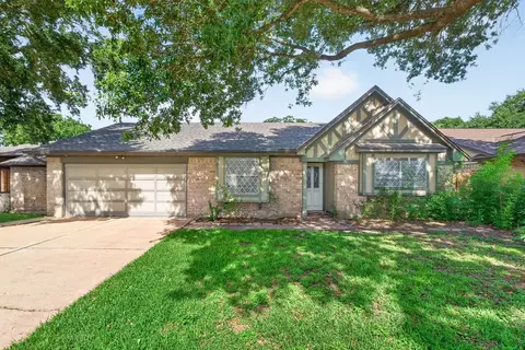 2210 Georgetown St, Katy, TX 77493