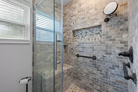 Bath - 30210 E Geneva Dr E, Spring, TX 77386 photo 3 of 5