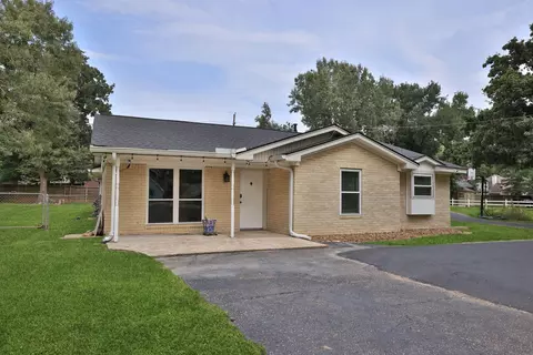 Exterior - 30210 E Geneva Dr E, Spring, TX 77386 photo 5 of 9