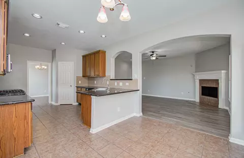 Kitchen - 6715 Starcroft Ct, Spring, TX 77379 photo 4 of 10