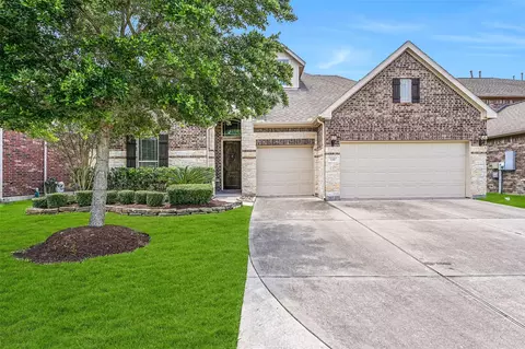 339 Woodway Dr, League City, TX 77573